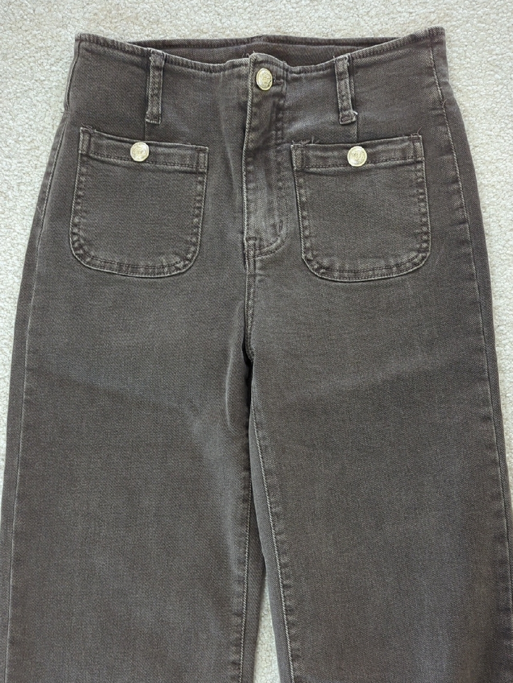 High-Waist Brown Wide Leg Jeans With Gold Button Accents. From France